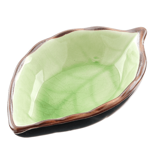 1pc Leaf Shaped Saucer; Handcraft Ceramic Small Plate; Ice Crack Glaze Seasoning Sauce Flavouring Plates; Tableware; Kitchen Supplies; 10.5*7*2.5
